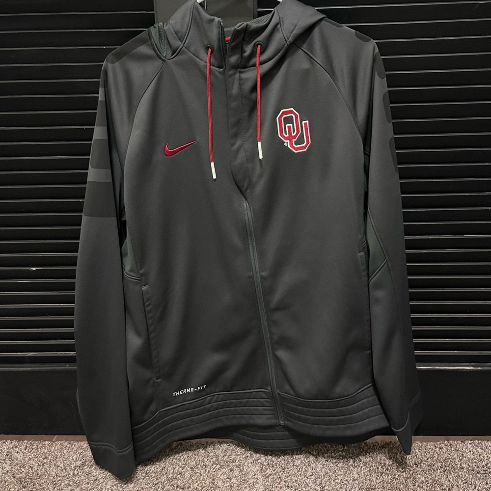Nike ELITE Therma-fit full-zip hoodie. OU logo. Size Medium
